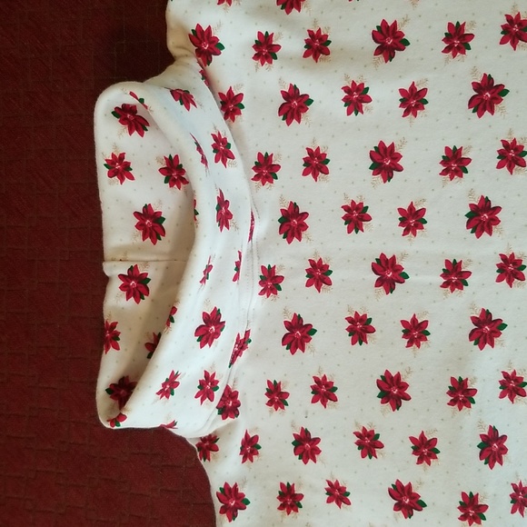 Poinsettia Turtleneck - Picture 2 of 7